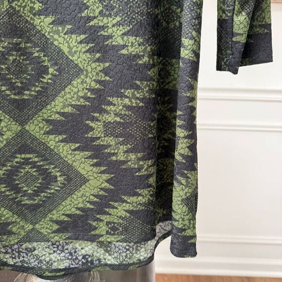 Attitudes by Renee Green Black Southwestern Blanket Print Stretchy 3/4 Sleeve Tu - Picture 4 of 7